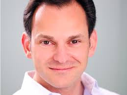 Kerim Derhalli, Chief Executive Officer at Invstr