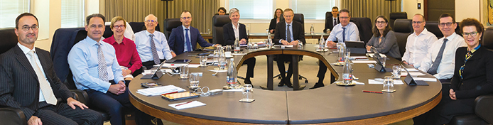 reserve-bank-board-with-members-of-staff