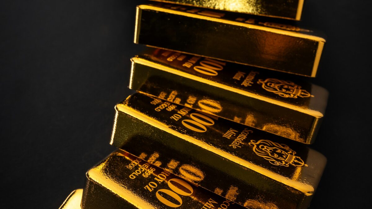 Gold to $5,000 by year-end 2026: the September FOMC and CB-buying floor