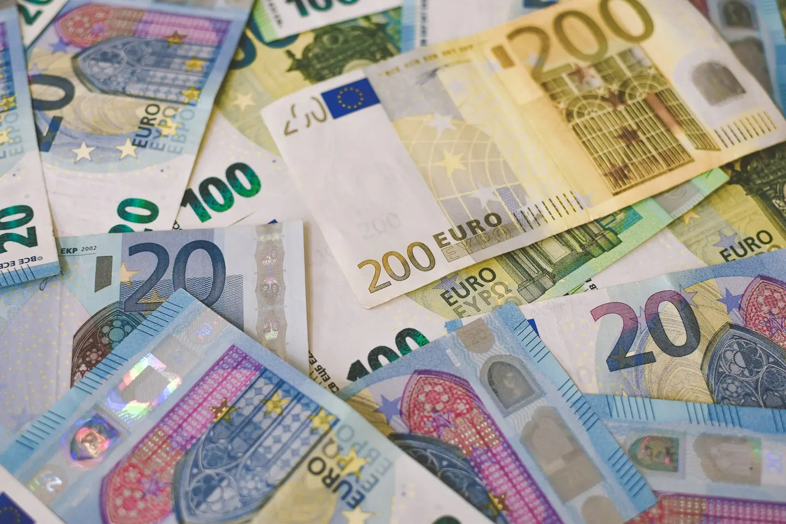 EUR/USD to 1.20 by year-end 2026: the dollar-overvaluation case