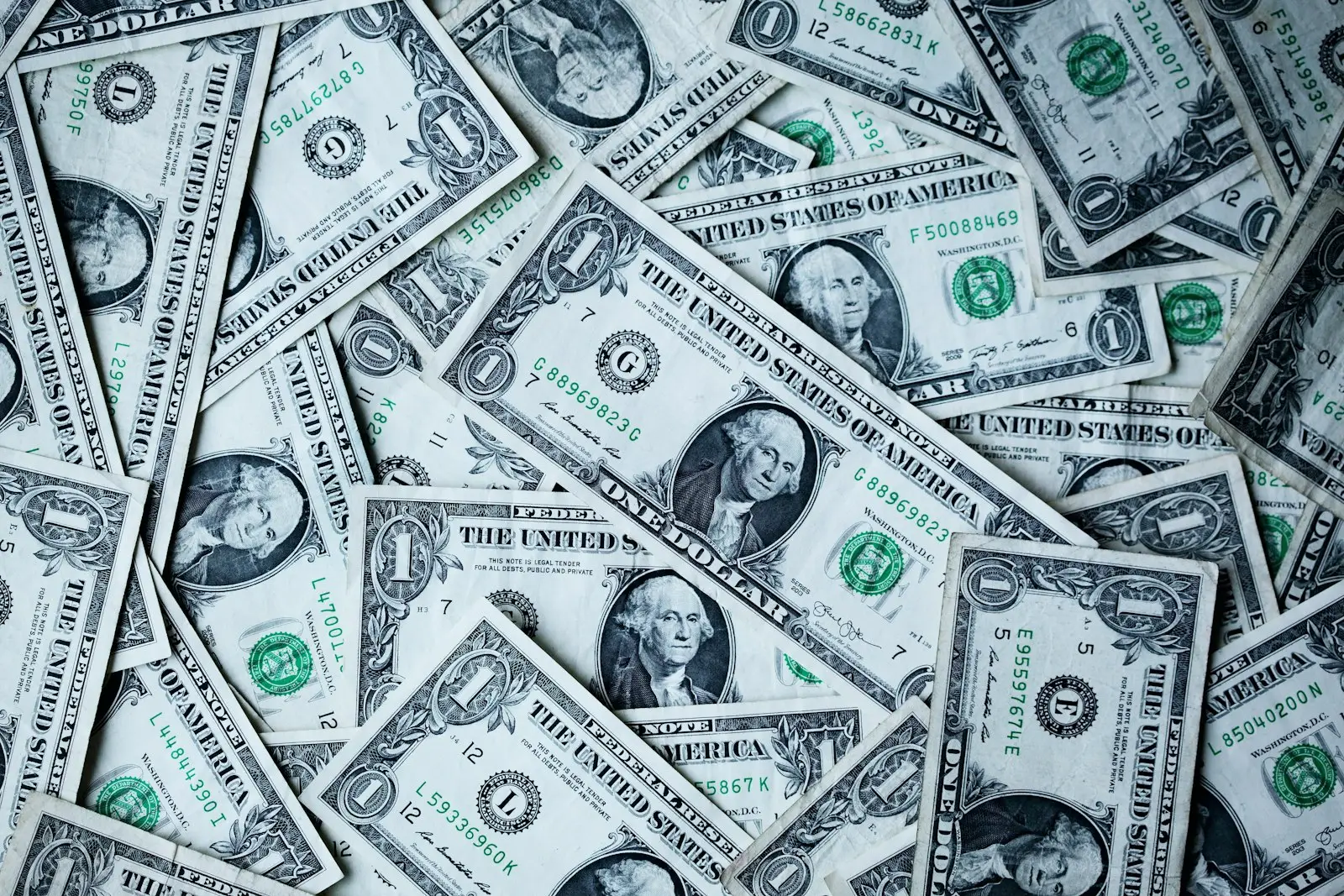 DXY to 105 by Q3 2026: the Warsh hawkish-repricing case
