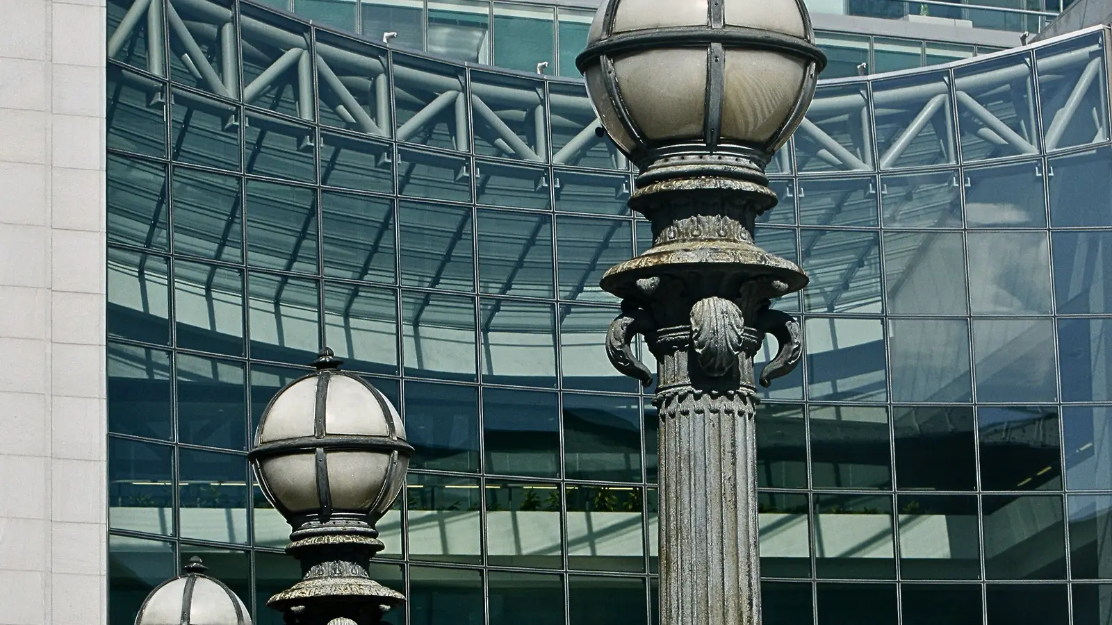 Coinbase files for equity perps in a channel CME reopened in July