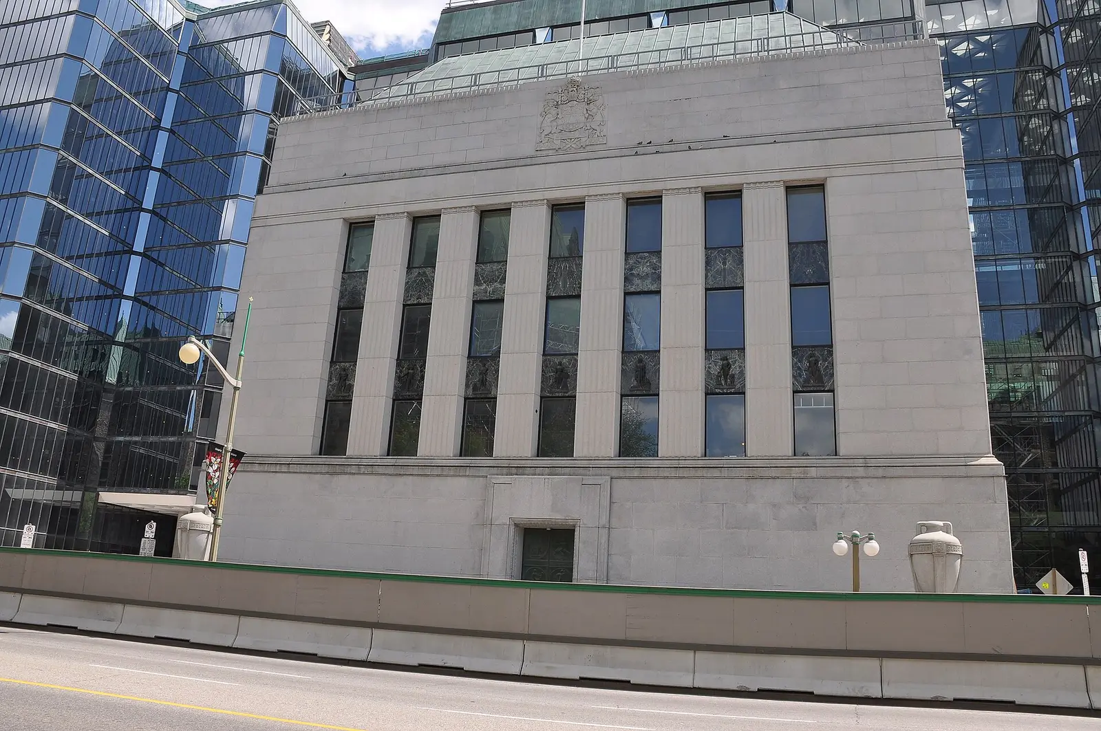 USD/CAD to 1.4250 by October 28 as the Fed hike outruns $92 oil