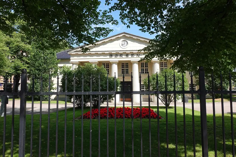 CAD/NOK to 6.58 as Norway's rate premium holds