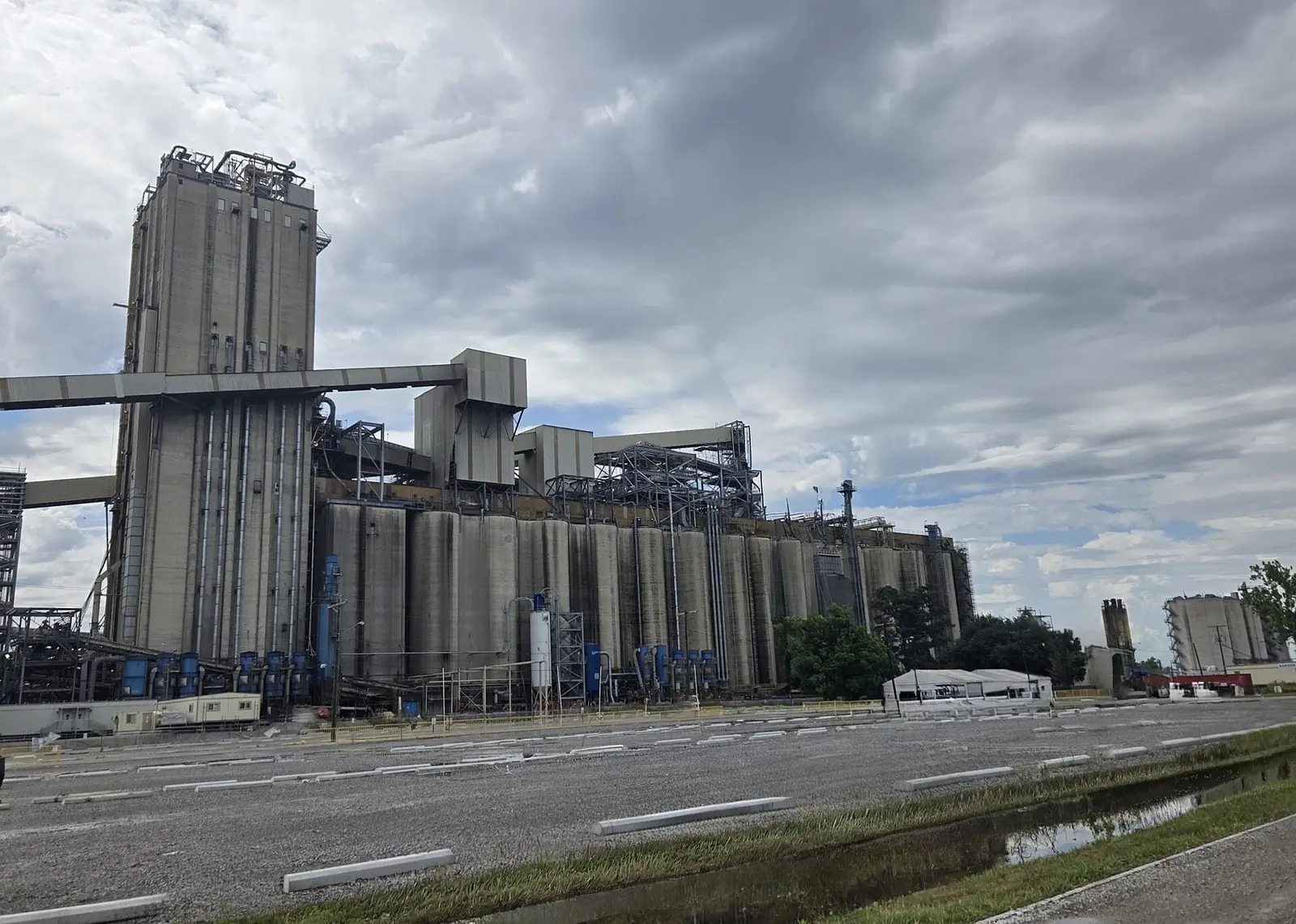 Soybean meal to $340: the flat official-price case
