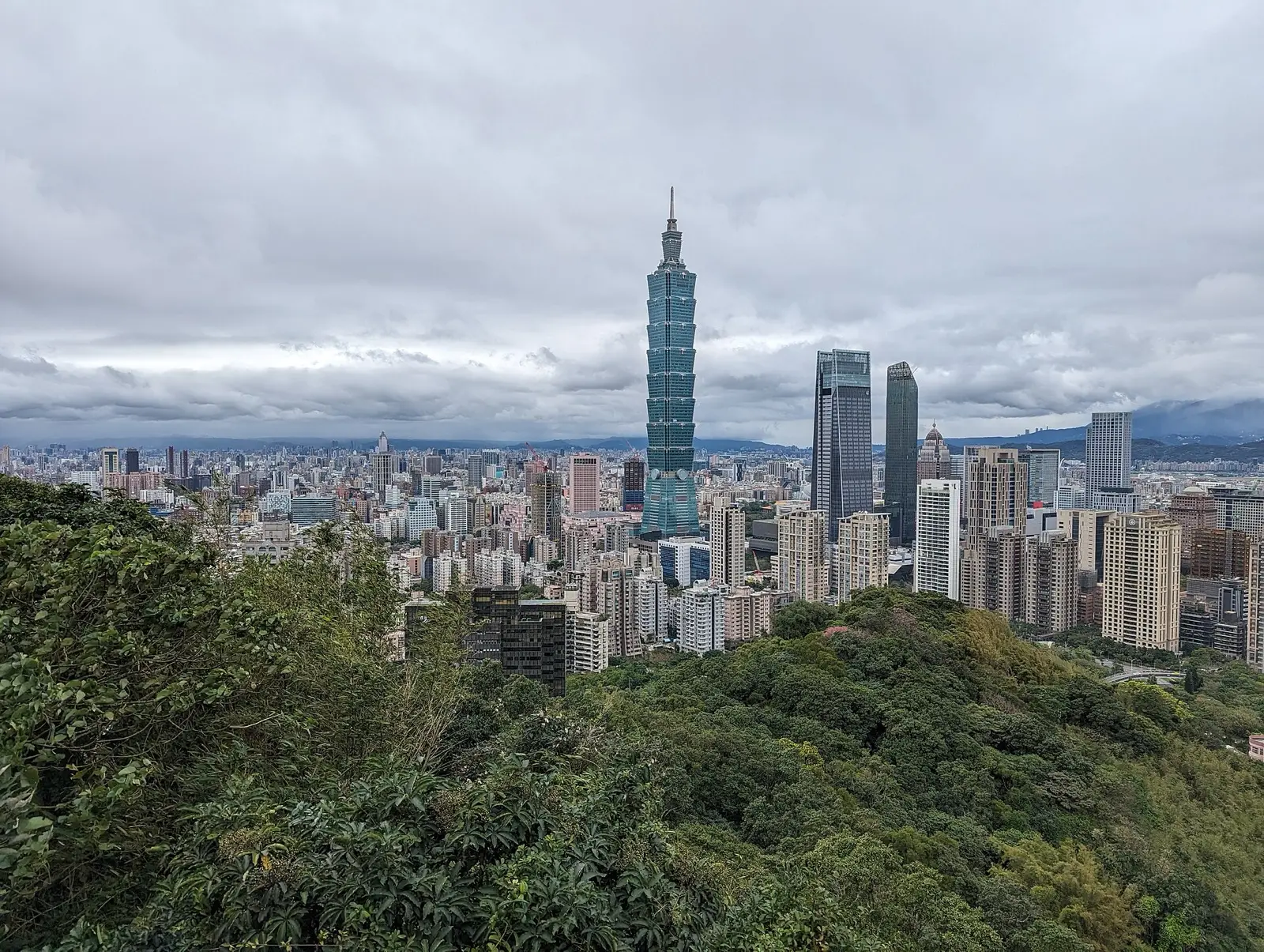 TAIEX to 47,111.26 if the CBC discount rate is held