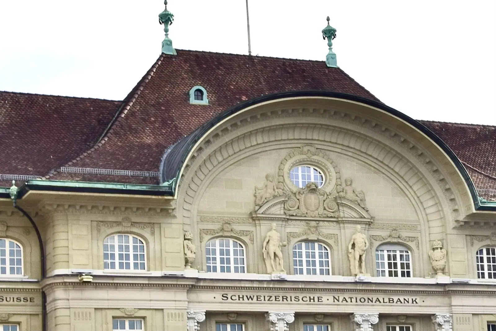 USD/CHF to 0.8400 by October 28: the rate-gap case