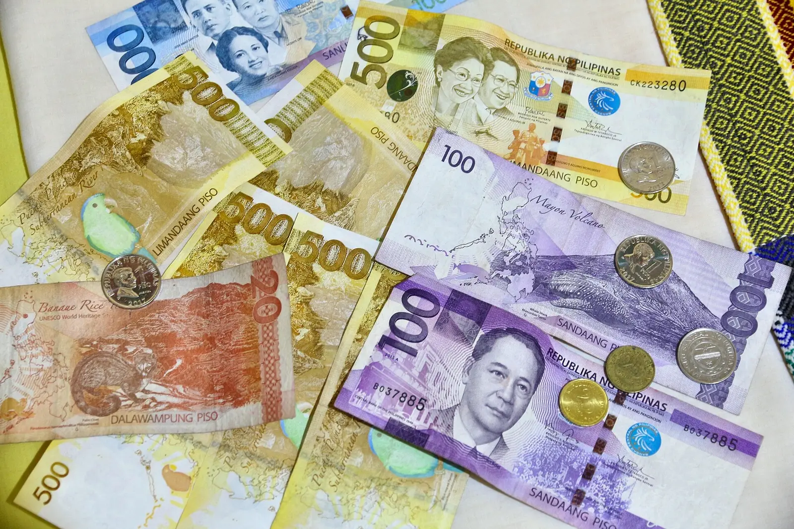 USD/PHP to 63.01 by October 22: the real-rate case