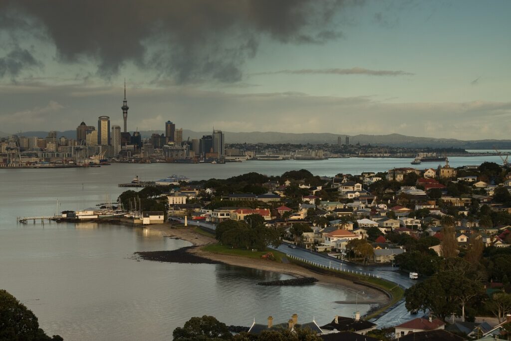Kiwi Funded review: 12,800 funded traders on a six-week-old domain