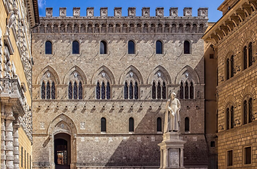 Monte dei Paschi, rescued for €5.4bn, now bids €34bn for two rivals