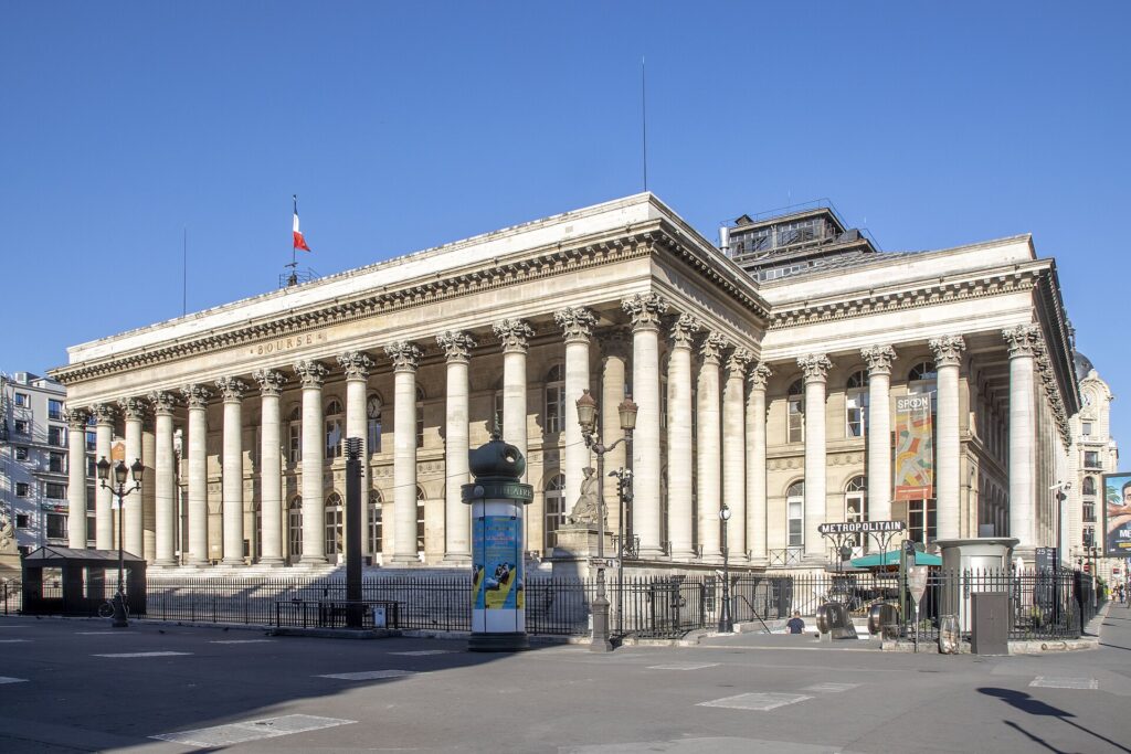 OAT–Bund to 105bp by end-Q1 2027: the rating-crossover case