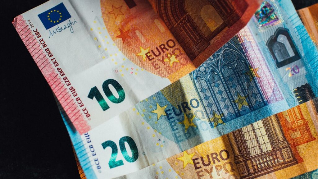 Revolut ships EURR stablecoin five days before its USDT delisting