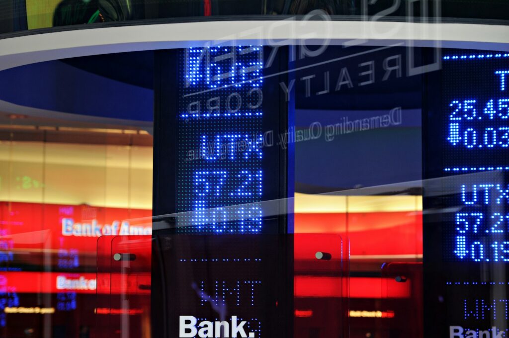 EUR/CZK to 24.60 by November 5: the over-priced hikes case